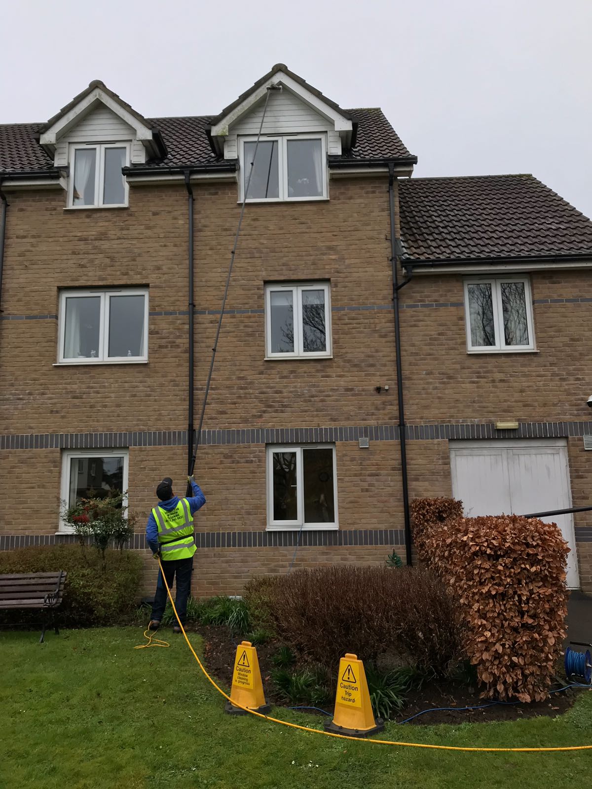 Fascias Cleaning